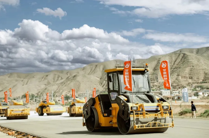 ></figure>
<figure class=